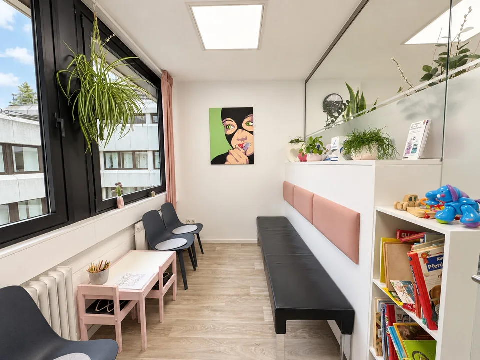 Wartezimmer der Zahnarztpraxis Koglin & Minakaran